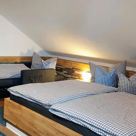 Waldhotel Am Turm شقة