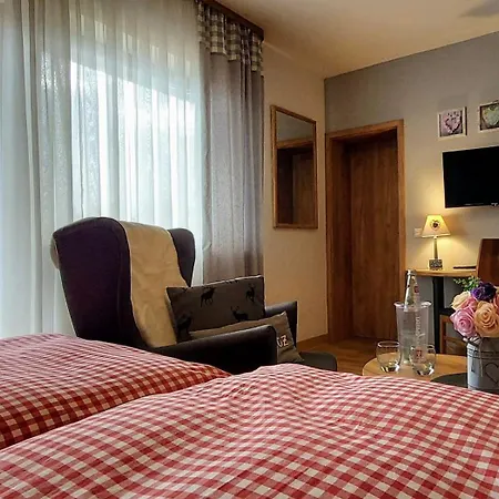 Waldhotel Am Turm شقة 3*