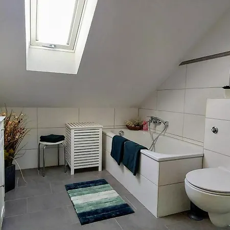 Waldhotel Am Turm شقة